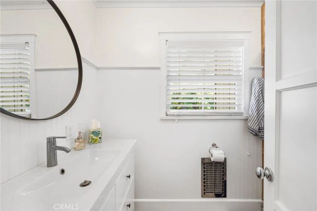822 E Walnut Avenue, Orange, CA 92867