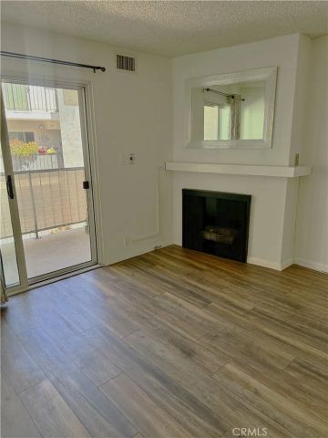 8163 Redlands, Los Angeles, CA 90293