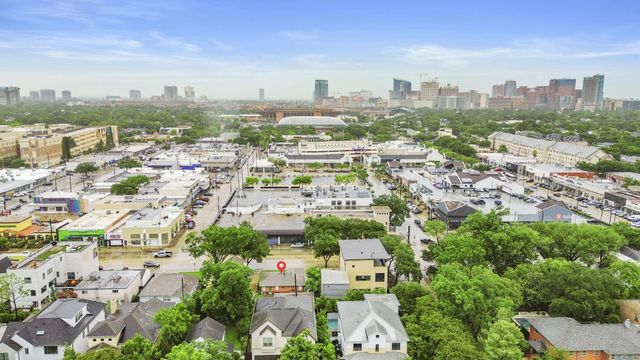 6130 Kirby Drive, Houston, TX 77005