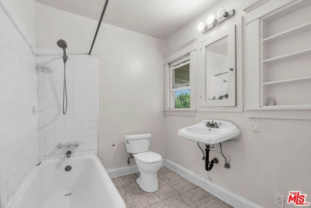 1412 S Victoria Avenue, Los Angeles, CA 90019