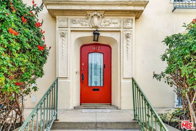 1412 S Victoria Avenue, Los Angeles, CA 90019