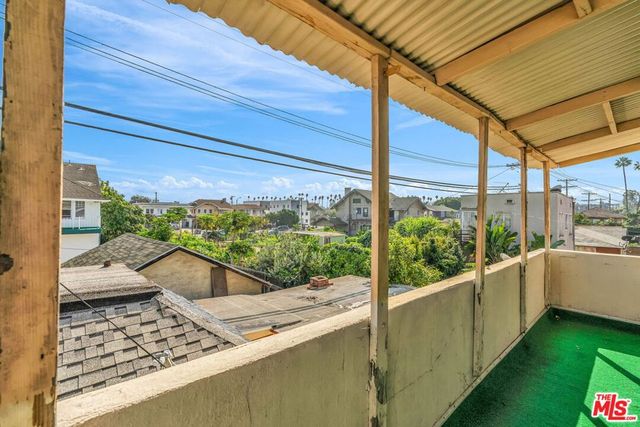 1412 S Victoria Avenue, Los Angeles, CA 90019