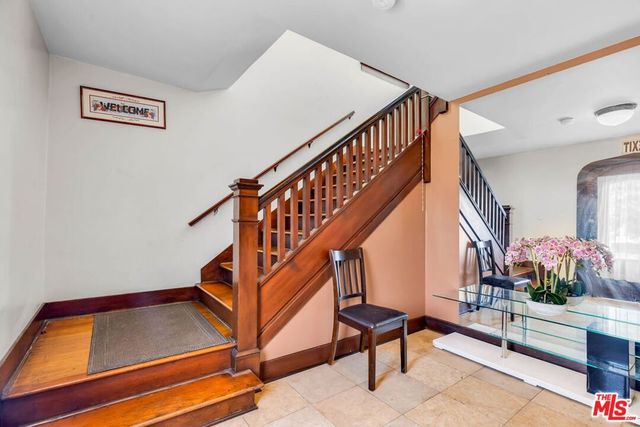 1412 S Victoria Avenue, Los Angeles, CA 90019