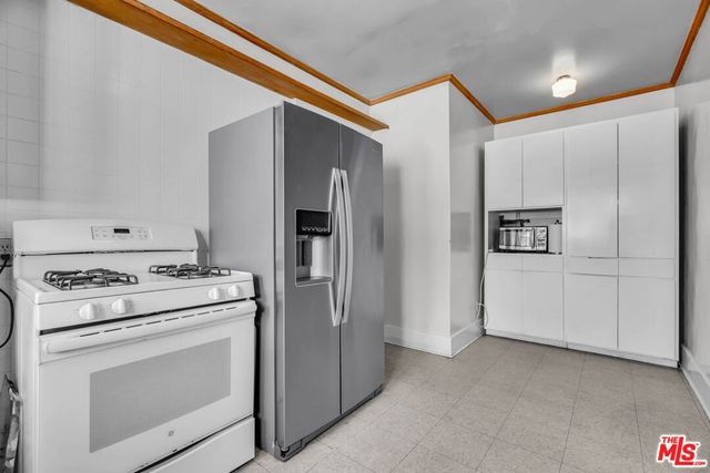 1412 S Victoria Avenue, Los Angeles, CA 90019