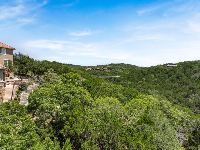 18505 Monet Pointe DR, Jonestown, TX 78645