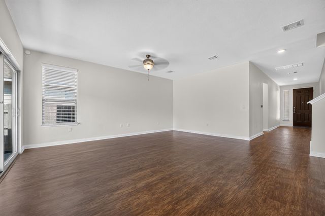 8013 Turnberry LN, Austin, TX 78744