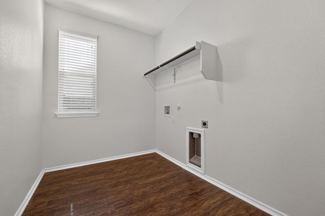 8013 Turnberry LN, Austin, TX 78744