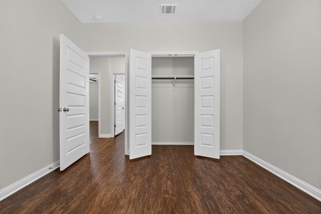 8013 Turnberry LN, Austin, TX 78744