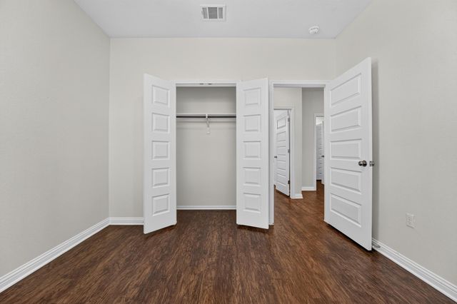8013 Turnberry LN, Austin, TX 78744