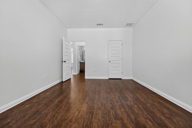 8013 Turnberry LN, Austin, TX 78744