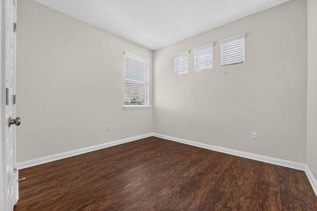 8013 Turnberry LN, Austin, TX 78744