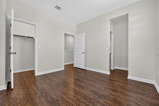 8013 Turnberry LN, Austin, TX 78744