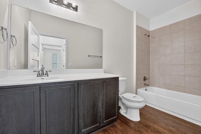 8013 Turnberry LN, Austin, TX 78744