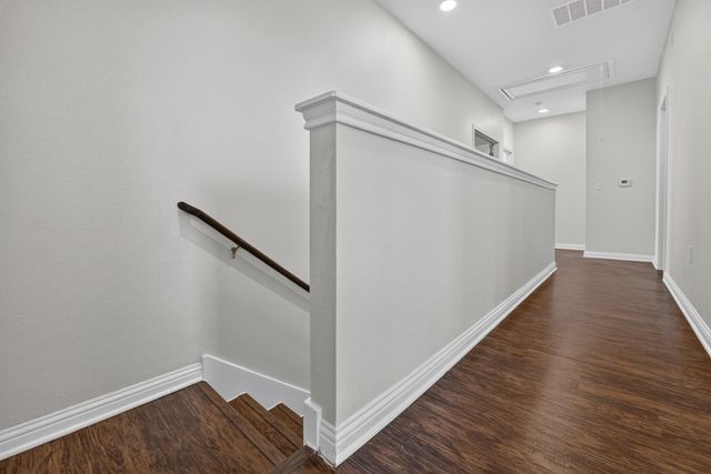 8013 Turnberry LN, Austin, TX 78744
