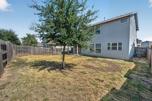 8013 Turnberry LN, Austin, TX 78744