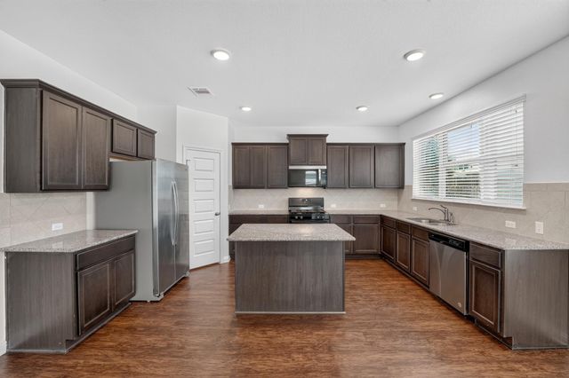 8013 Turnberry LN, Austin, TX 78744