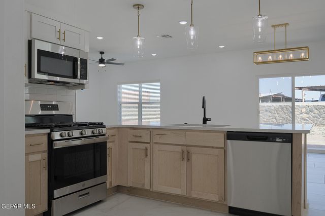 1035 Sidonia Place, Socorro, TX 79927
