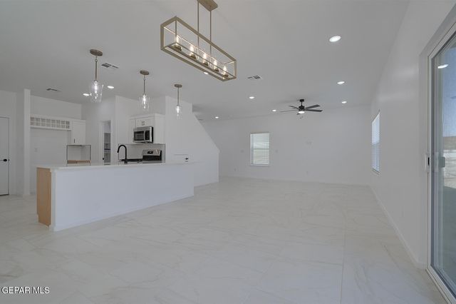 1035 Sidonia Place, Socorro, TX 79927