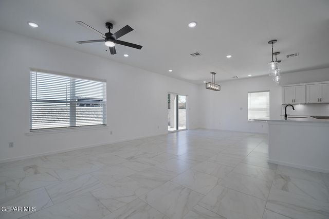 1035 Sidonia Place, Socorro, TX 79927