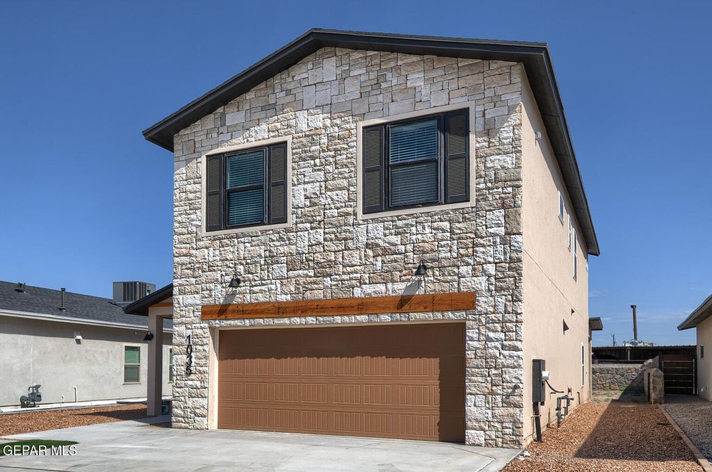 1035 Sidonia Place, Socorro, TX 79927