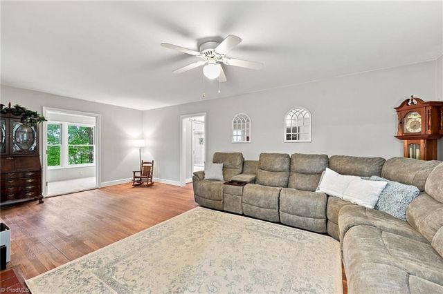 5275 Reynolda Road, Winston-salem, NC 27106