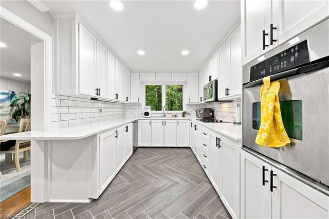 5275 Reynolda Road, Winston-salem, NC 27106