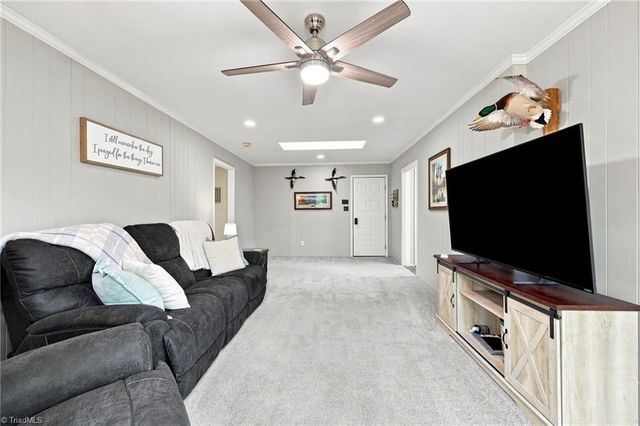 5275 Reynolda Road, Winston-salem, NC 27106