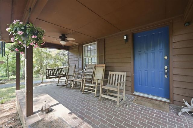 5275 Reynolda Road, Winston-salem, NC 27106