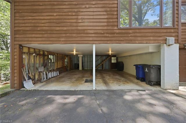 5275 Reynolda Road, Winston-salem, NC 27106