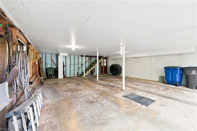5275 Reynolda Road, Winston-salem, NC 27106