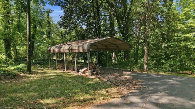 5275 Reynolda Road, Winston-salem, NC 27106