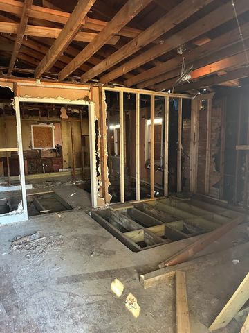 1323 SMITH AVE, Memphis, TN 38107