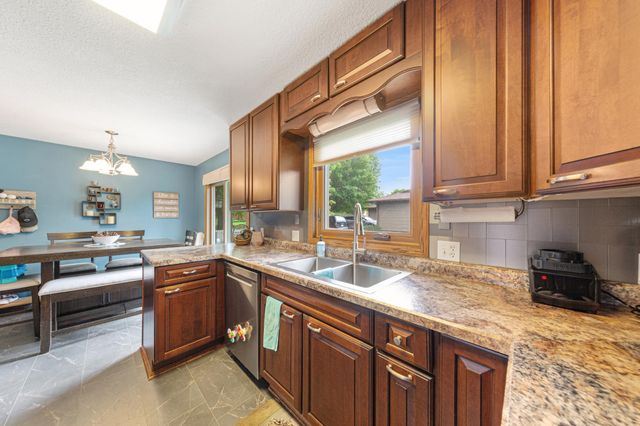 1724 Prairie Avenue SW, Faribault, MN 55021