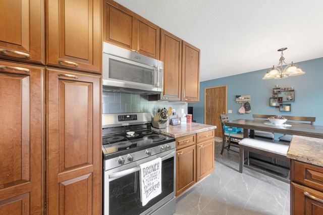 1724 Prairie Avenue SW, Faribault, MN 55021