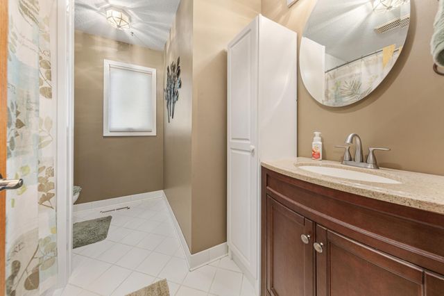 1724 Prairie Avenue SW, Faribault, MN 55021