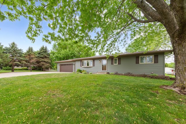 1724 Prairie Avenue SW, Faribault, MN 55021