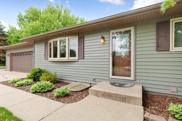 1724 Prairie Avenue SW, Faribault, MN 55021