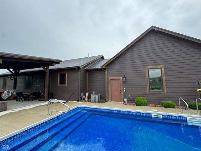 1084 E Jacks Way, Greensburg, IN 47240