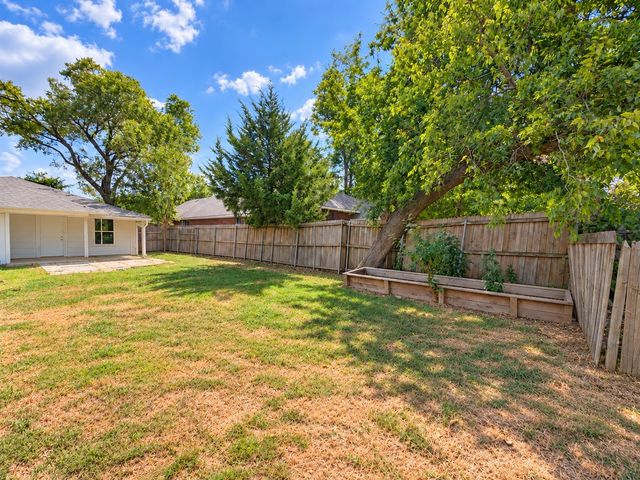 1613 N College Street, Mckinney, TX 75069
