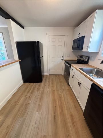 1506 Grant St, N Braddock, PA 15104