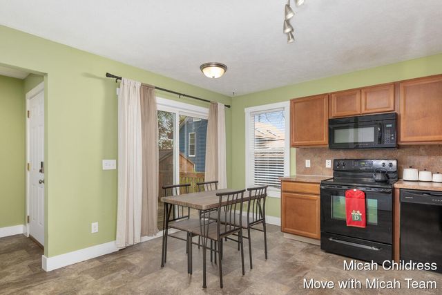 40 E Maple Street, Cedar Springs, MI 49319