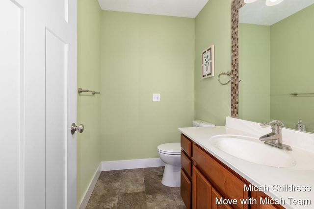 40 E Maple Street, Cedar Springs, MI 49319
