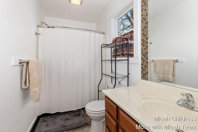 40 E Maple Street, Cedar Springs, MI 49319