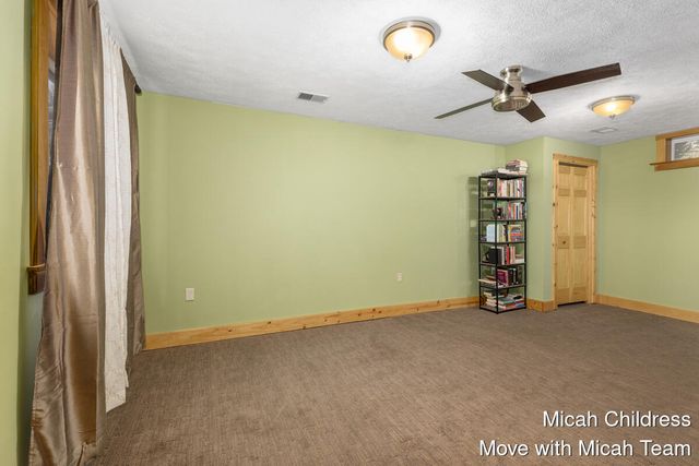 40 E Maple Street, Cedar Springs, MI 49319