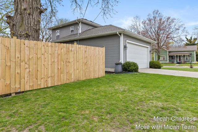 40 E Maple Street, Cedar Springs, MI 49319