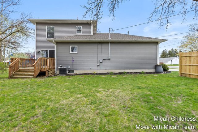 40 E Maple Street, Cedar Springs, MI 49319