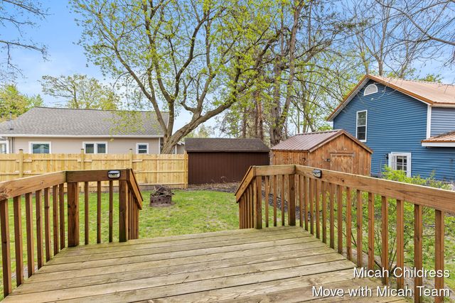 40 E Maple Street, Cedar Springs, MI 49319