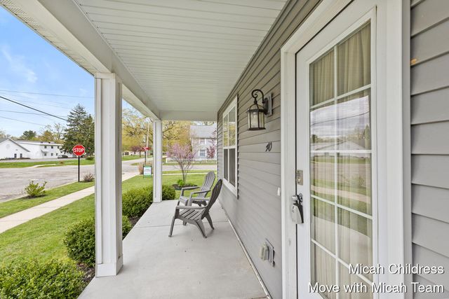 40 E Maple Street, Cedar Springs, MI 49319