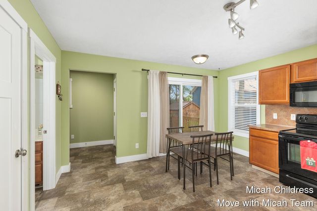 40 E Maple Street, Cedar Springs, MI 49319