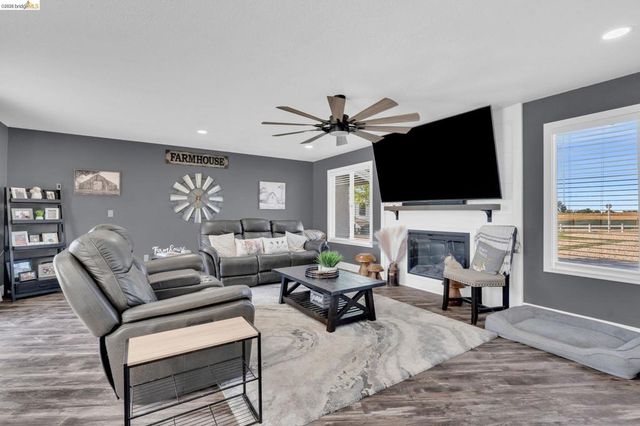 59 Old Stagecoach Rd, Brentwood, CA 94513